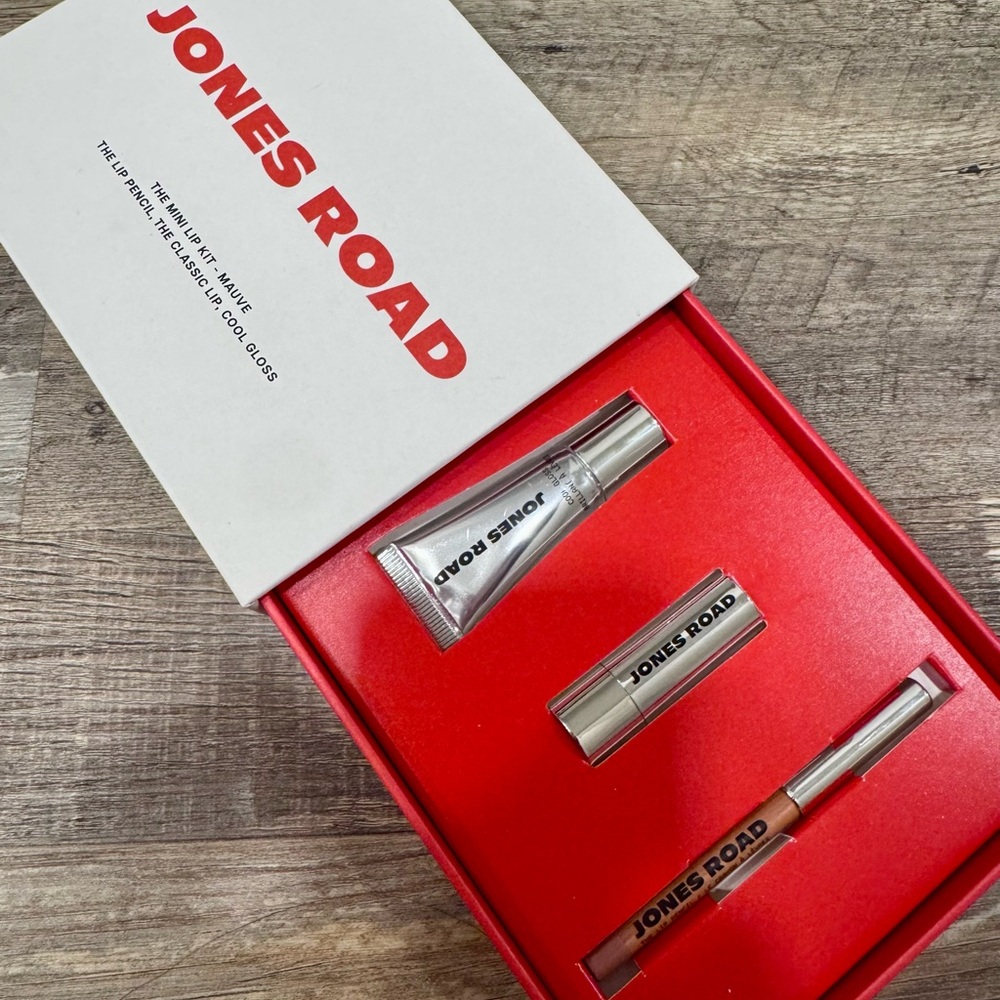 Jones Road mini lip kit muave